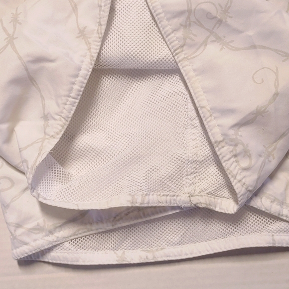 Miami Ink Grunge White Skull Graphic Shorts Size 38 - Picture 7 of 8